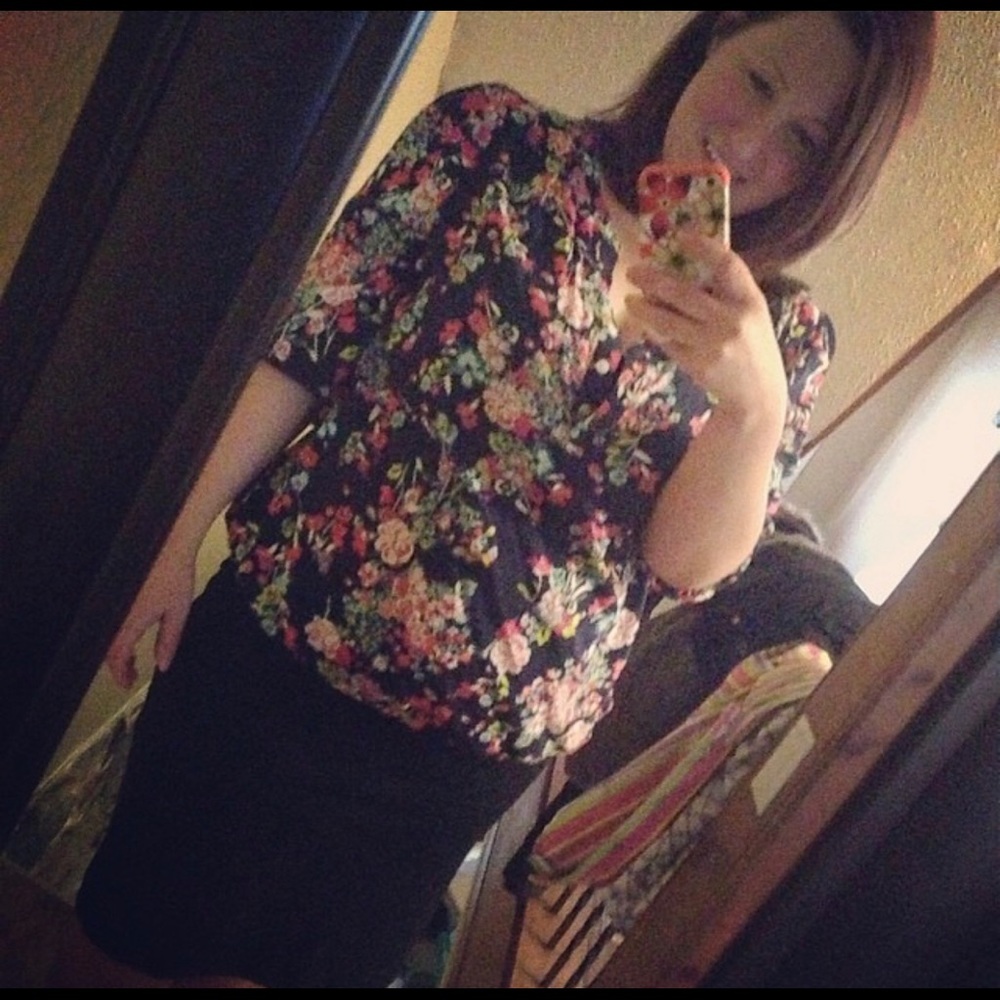 🎀 2/30 🎀 Spring blouse! - Picture 2 of 7